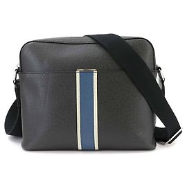Borsa a tracolla Louis Vuitton Taiga Anton PM Grigio