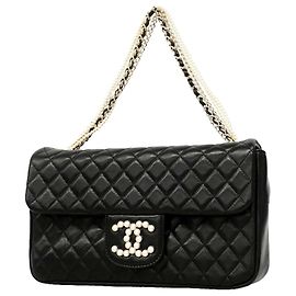 Borsa a tracolla con catena Chanel Matelassé Nero