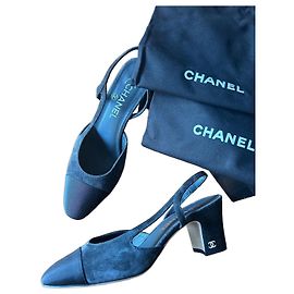 Chanel Décolleté Slingback in Camoscio Nero Nero Grigio antracite