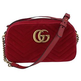 Gucci Borsa a tracolla GG Marmont Small Matelassé in velluto rosso Rosso