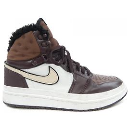 Autre Marque Nike Jordan Sneakers Brown Brown