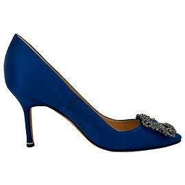 Décolleté Manolo Blahnik Hangisi Embellished in raso blu Blu