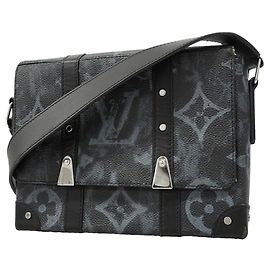 Bolso de hombro Louis Vuitton Monogram Pastel Trunk PM Negro