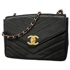 Bolso de hombro Chanel V-Stitch con cadena Negro