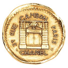 Broche plaquée or Chanel 31 RUE CAMBON Doré