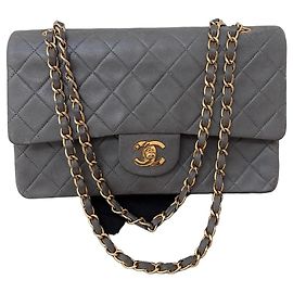 Bolso Chanel Classic Double Flap de cuero gris Gris