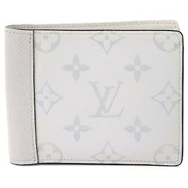 Louis Vuitton Taigarama Portefeuille Multiple Bi-fold Wallet White