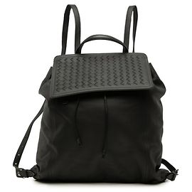 Bottega Veneta Intrecciato Rucksack Schwarz