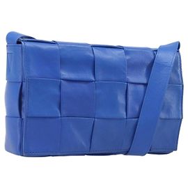 Bottega Veneta MAXI INTRECCIATO Cassette Shoulder Bag Leather Blue Silver Auth LN028V Silvery Blue