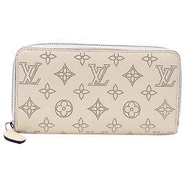 Portefeuille long Louis Vuitton en cuir Mahina crème Écru