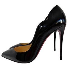Christian Louboutin Hot Chick 100 Pumps aus Lackleder - Schwarz Schwarz