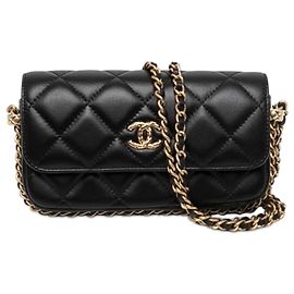Chanel Handyhalter mit Klappe aus schwarzem gestepptem Lammleder mit CC-Kette Schwarz