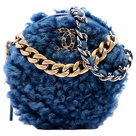 Chanel Blue Shearling 19 Round Clutch with Chain Blu