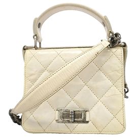 Sac à main Chanel 2.55 Matelassé en cuir blanc Blanc