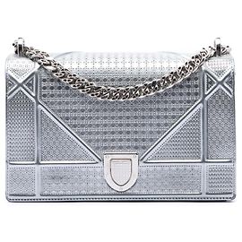 Borsa a tracolla Diorama Microcannage in vernice argento Dior Argento
