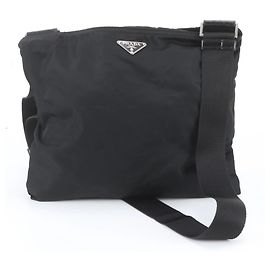 Prada Tessuto Nylon Schultertasche aus Leder mit Dreieckslogo Schwarz