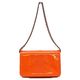 Bolsa de ombro Chanel em couro patente laranja com costura Coco Mark Laranja
