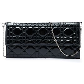 Clutch Dior Cannage de charol negro con cadena Negro