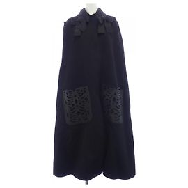 Capa de lana Fendi FF8338 W1D Negro