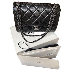 Chanel Classic Flap Bag Schwarz