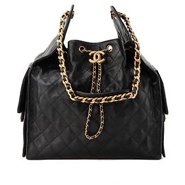 CHANEL - Borsa a tracolla Chanel 25 medium in pelle caviar nera Nero