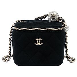 Chanel Mini Velvet Pearl Crush Vanity Case mit Kette Schwarz