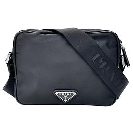 Borsa a tracolla Prada in nylon nero Nero