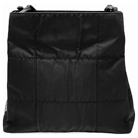 Bolso de hombro Prada con logotipo triangular y cadena Negro