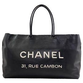 Bolso Tote Chanel Essential Negro
