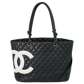 Chanel Cambon Quilted Leather Medium Negro
