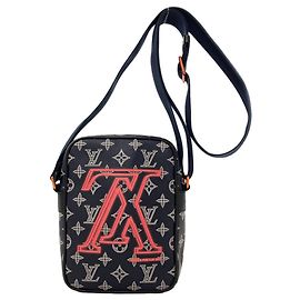 Sac à épaule Louis Vuitton Danube PM Upside Down Bleu Monogramme