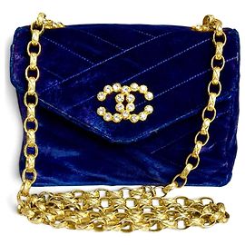 Sac Chanel Mini Square Chevron Classic Flap en velours bleu marine Bleu Marine Bijouterie dorée