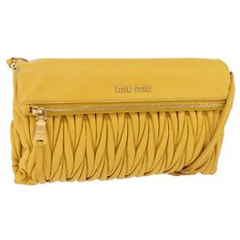 Sac à épaule Miu Miu Matelassé en cuir 2way Yellow Gold Auth 202504A Doré Jaune