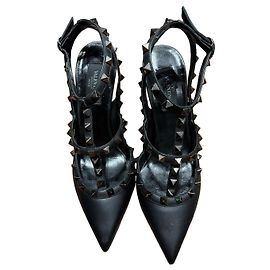 Valentino Garavani Rockstud Escarpins à Bride en Cuir Noir Noir
