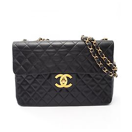 Borsa a tracolla Chanel Large Matelassé in pelle d'agnello nera Nero