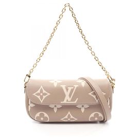 Bolso Louis Vuitton de piel beige Beige