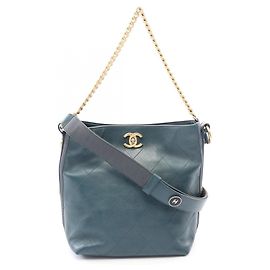 Borsa a tracolla Chanel Matelassé in pelle verde Verde