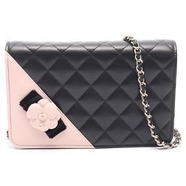 Borsa a tracolla Chanel Matelassé con nastro camelia Nero Rosa