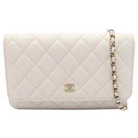 Bolsa de Ombro Chanel Matelassé White Branco