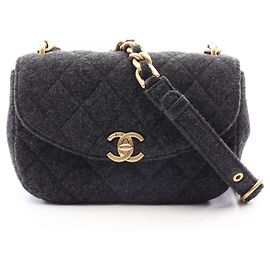 Bolsa de Ombro Chanel Matelassé em Feltro Cinza Marrom