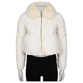 Prada Kurze Daunenjacke mit weißem Fuchsfellbesatz S gebraucht Andere