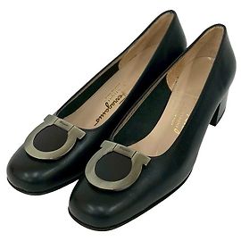 Salvatore Ferragamo Calf Leather Pumps Black