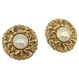 CHANEL Pendientes Metal Dorado Blanco CC Otro