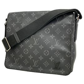 Bolsa de Ombro Louis Vuitton Monogram Eclipse District PM Preto