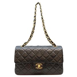 Borsa a tracolla Chanel in pelle d'agnello matelassé nera Nero
