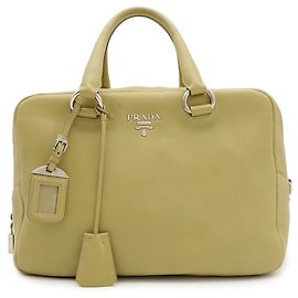 Prada Handtasche aus Leder in Hellgrün Grün Gelb Hellgrün