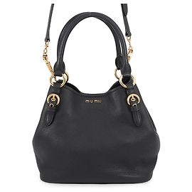 Miu Miu Handtasche aus Leder Schwarz