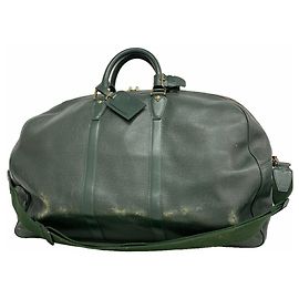 Bolso Boston Louis Vuitton Taiga Kendall GM Otro