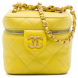 Chanel Vanity Case Small CC Acolchado de Piel de Cordero Amarilla con Cadena Amarillo