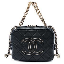 Borsa Camera Chanel Beauty Begins in pelle d'agnello matelassé nera borchiata Nero